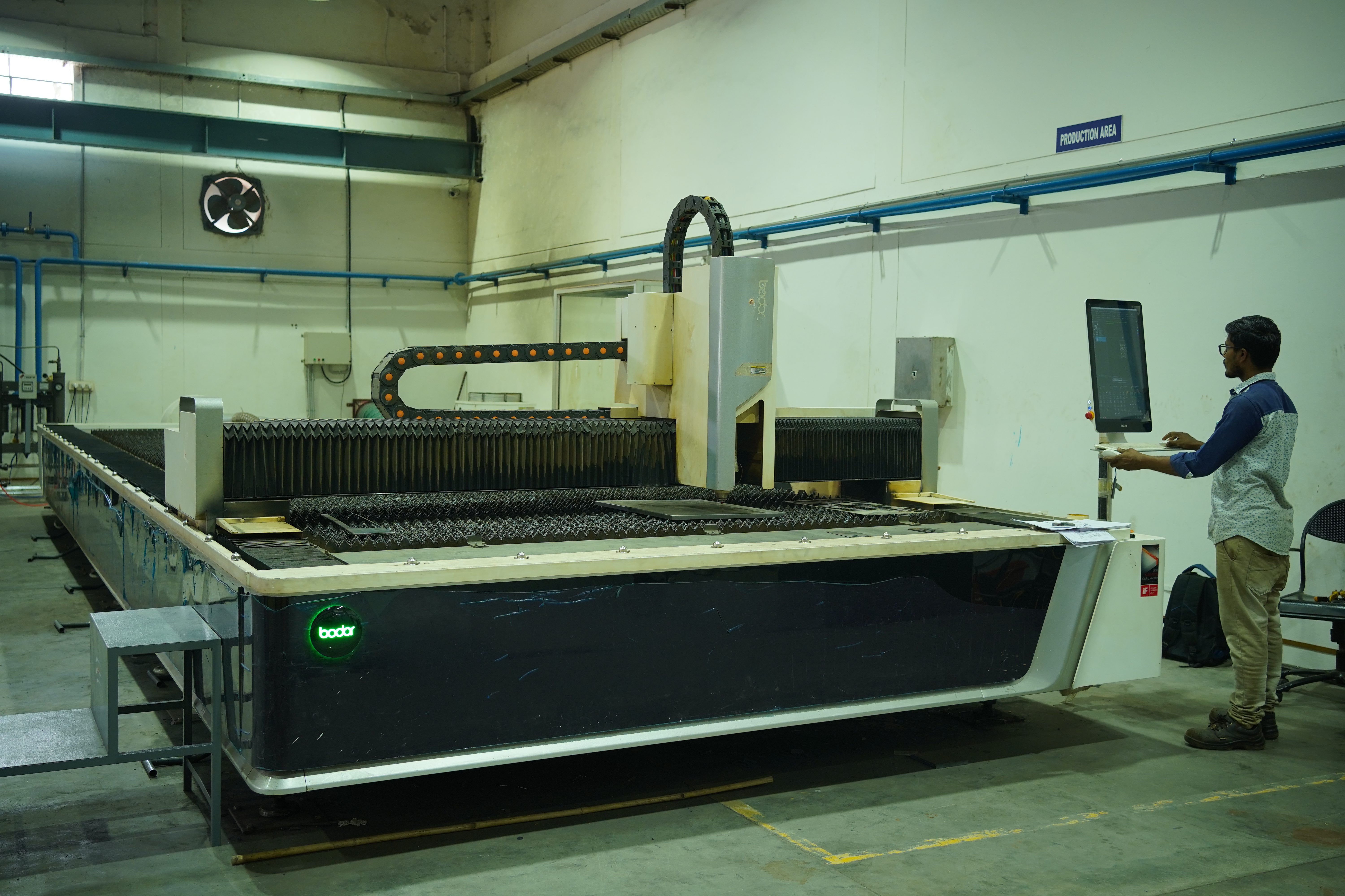CNC laser cutting machine